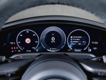 Porsche Taycan ph2 GTS — photo 32