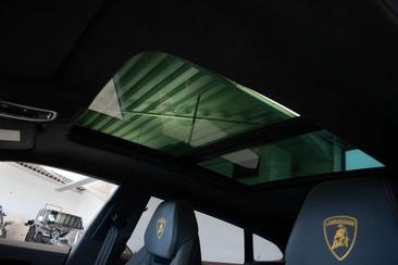 Lamborghini Urus S — photo 11