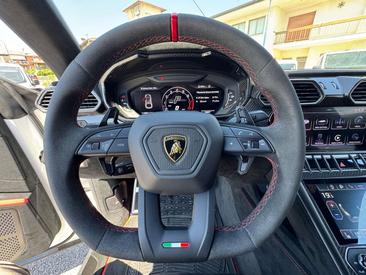 Lamborghini Urus Performante — photo 19