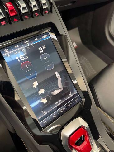 Lamborghini Huracán Spyder EVO — photo 9