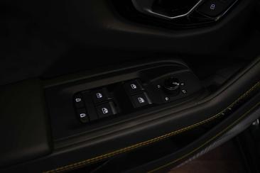 Lamborghini Urus S — photo 32