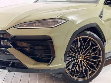 Lamborghini Urus SE — photo 4