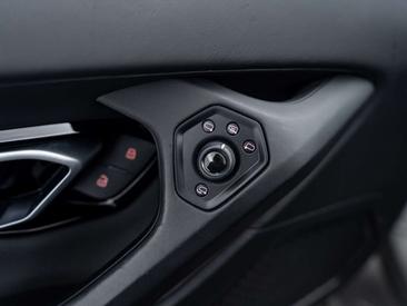 Lamborghini Huracán Spyder EVO — photo 26