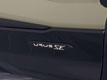Lamborghini Urus SE — photo 17