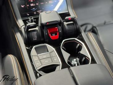 Lamborghini Urus SE — photo 13