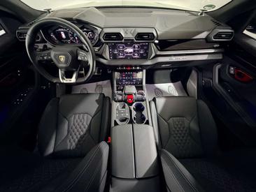 Lamborghini Urus SE — photo 24