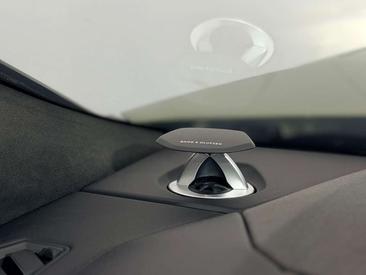 Lamborghini Urus SE — photo 28