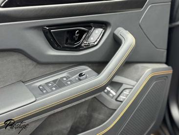 Lamborghini Urus SE — photo 19