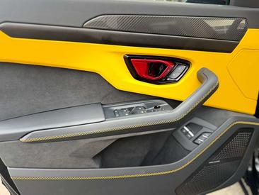 Lamborghini Urus SE — photo 19