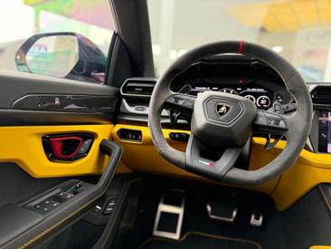 Lamborghini Urus SE — photo 22