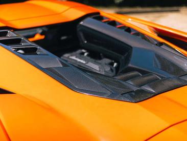 Lamborghini Revuelto — photo 24