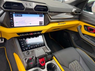 Lamborghini Urus SE — photo 24