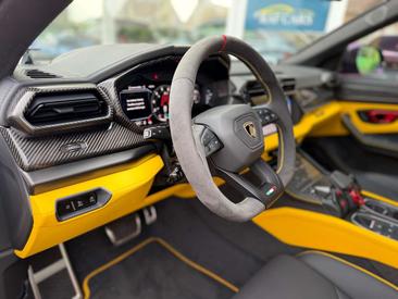 Lamborghini Urus SE — photo 26