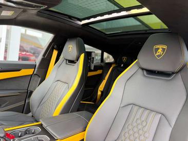 Lamborghini Urus SE — photo 28