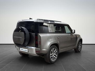 Land Rover Defender 90 D250 MHEV — photo 5