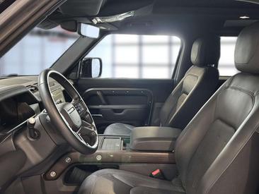 Land Rover Defender 130 Outbound — photo 9