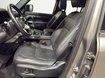 Land Rover Defender 90 D250 MHEV — photo 8
