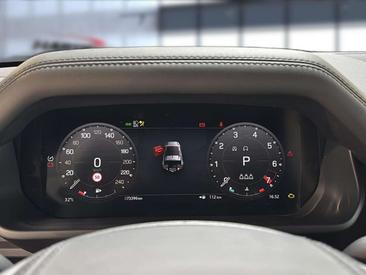 Land Rover Defender 130 Outbound — photo 12