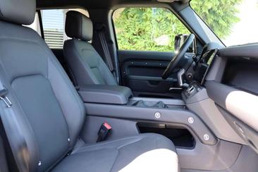 Land Rover Defender 130 D300 MHEV — photo 5