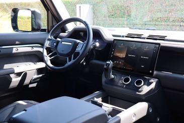 Land Rover Defender 130 D300 MHEV — photo 6