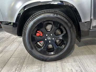 Land Rover Defender 130 Outbound — photo 21