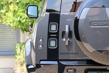 Land Rover Defender 130 D300 MHEV — photo 21
