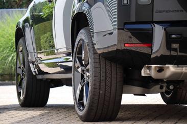 Land Rover Defender 130 D300 MHEV — photo 23