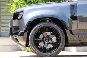 Land Rover Defender 130 D300 MHEV — photo 24