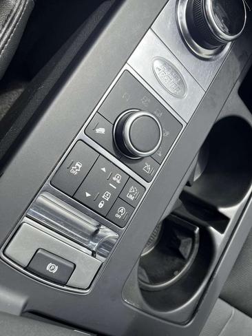 Land Rover Discovery TD6 — photo 24