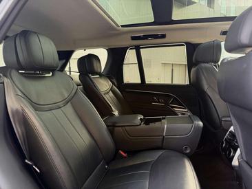 Land Rover Range Rover P510e — photo 30