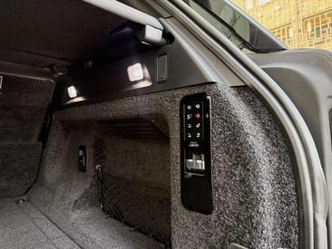 Land Rover Range Rover P510e — photo 35