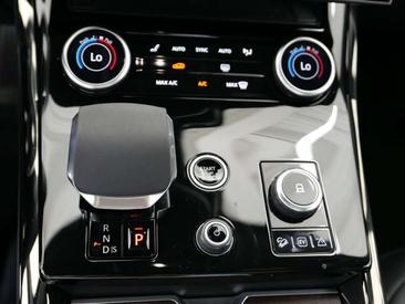 Land Rover Range Rover Sport P440e — photo 17