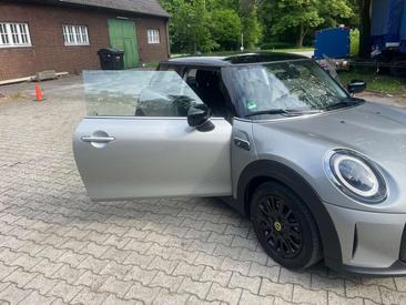 Mini 3 Portes Berline Cooper SE — photo 3