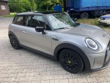 Mini 3 Portes Berline Cooper SE — photo 4