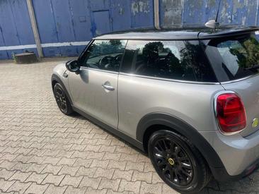 Mini 3 Portes Berline Cooper SE — photo 6