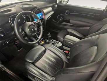 Mini 3 Portes Berline Cooper SE — photo 4
