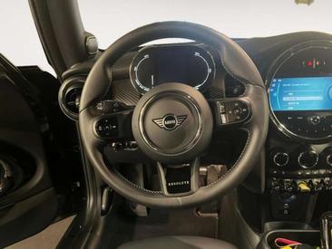 Mini 3 Portes Berline Cooper SE — photo 6