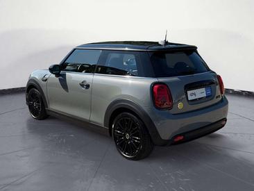 Mini 3 Portes Berline Cooper SE — photo 3