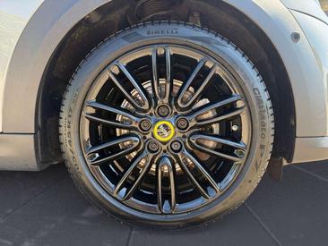 Mini 3 Portes Berline Cooper SE — photo 11