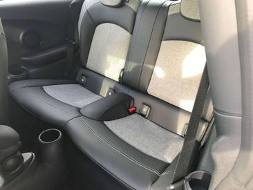 Mini 3 Portes Berline Cooper SE — photo 2