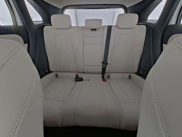 Mercedes EQA 250 — photo 9