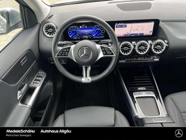 Mercedes EQA 250 — photo 11