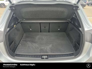 Mercedes EQA 250 — photo 17
