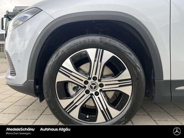 Mercedes EQA 250 — photo 18