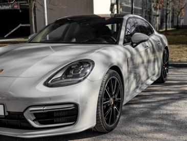 Porsche Panamera 4 Platinum Edition — photo 8