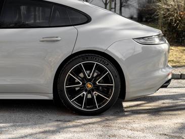 Porsche Panamera 4 Platinum Edition — photo 9