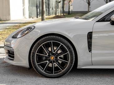 Porsche Panamera 4 Platinum Edition — photo 10