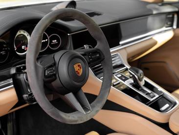 Porsche Panamera 4 Platinum Edition — photo 15