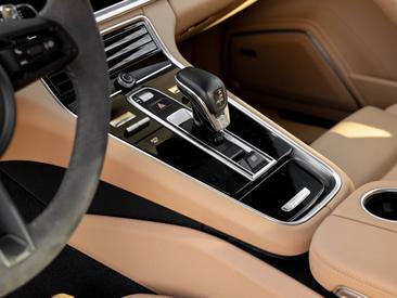 Porsche Panamera 4 Platinum Edition — photo 17