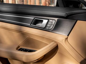 Porsche Panamera 4 Platinum Edition — photo 20